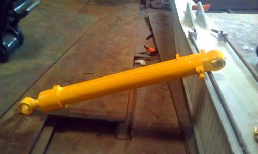 升降平臺油缸正確的維護(hù)和保養(yǎng)(圖2) \