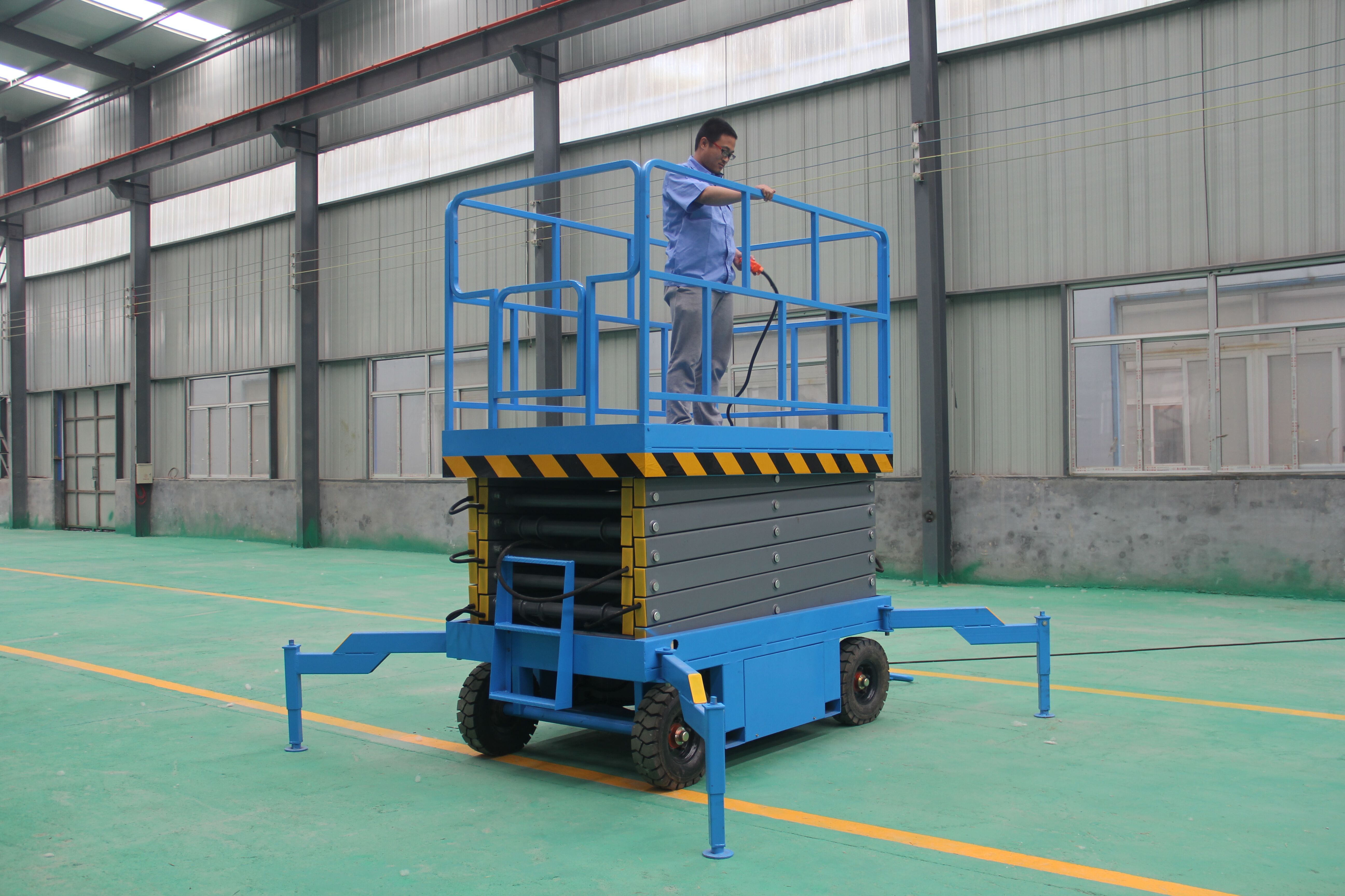 液壓油質(zhì)量好壞對(duì)升降機(jī)的影響(圖1) \